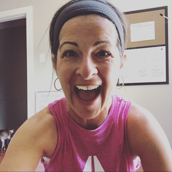 Meet your Posher, Kandi - Picture 2 of 3